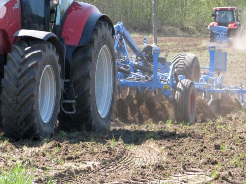 maszyny w gospodarstwach, raport gus, ciągniki rolnicze, kombajny