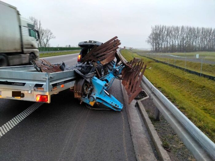 pług spadł z przyczepy, droga ekspresowa S5, węzeł Czempiń, powiat kościański