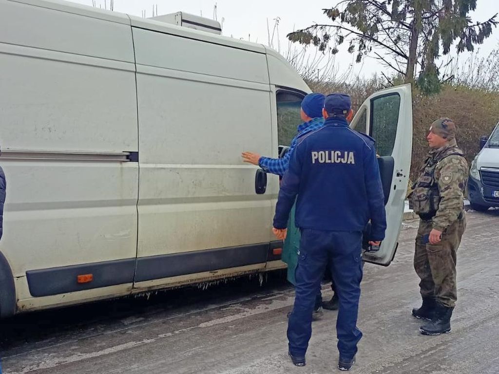 Radziejów, kontrola targowisk, sprzedaż ryb i choinek, kłusownictwo