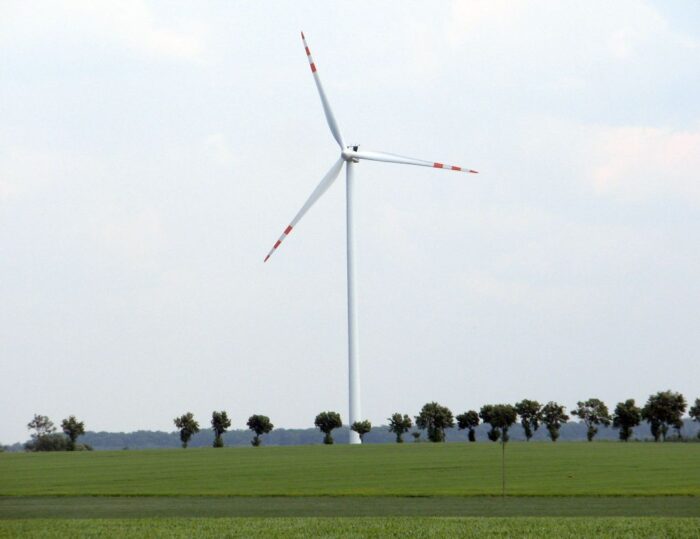 energia z OZE w Polsce, energia wiatrowa, energia słoneczna, biopaliwa, biogaz