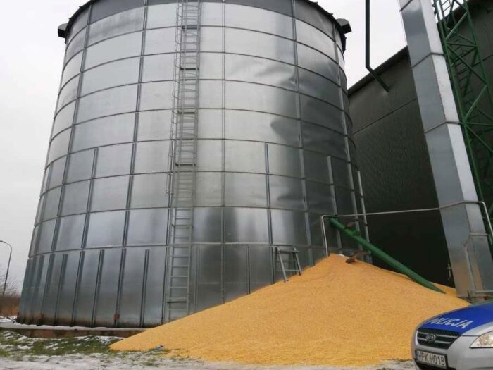 centrala nasienna w Oleszycach, śmierć w silosie, KPP Lubaczów