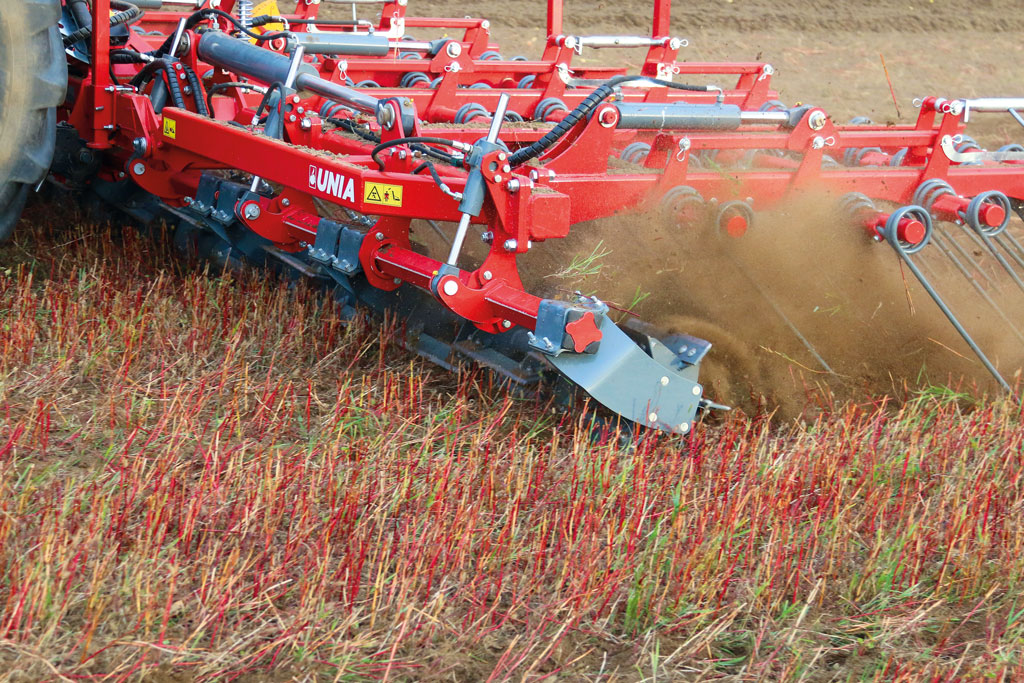 firma Unia, brona mulczowa Buzzard, uprawa pożniwna, RPT, Rolniczy Przegląd Techniczny