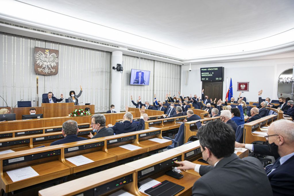 egzekucja komornicza, Senat, Kodeks postępowania cywilnego, zadlużenie gospodarstw