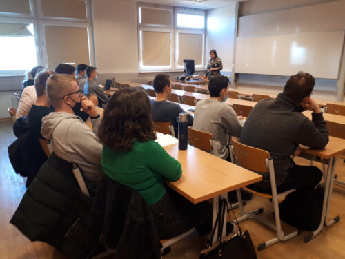 Agnieszka Pachut, studenci WRiE, sala