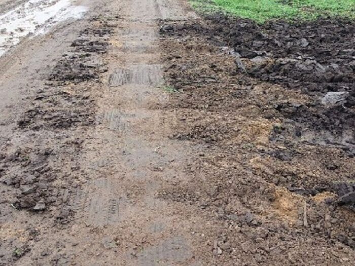 Gmina Wieczfnia Kościelna, Mariusz Gębala, zaorywanie grunt gruntowych, niszczenie dróg