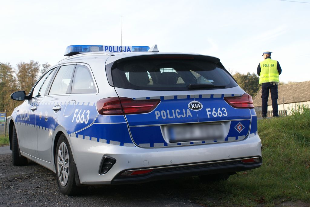 transport drewna ciągnikiem, traktorzysta bez prawa jazdy, Lotyń, powiat złotowski