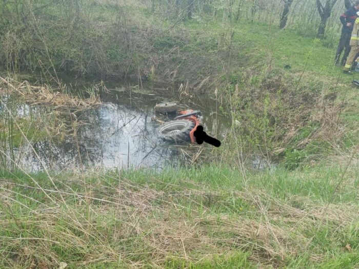 ciągni wjechał do sadzawki, Nowe Podole, powiat garwoliński, Małgorzata Pychner