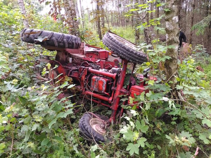 mężczyzna przygnieciony ciągnikiem, Toporzysko, powiat suski, prace leśne