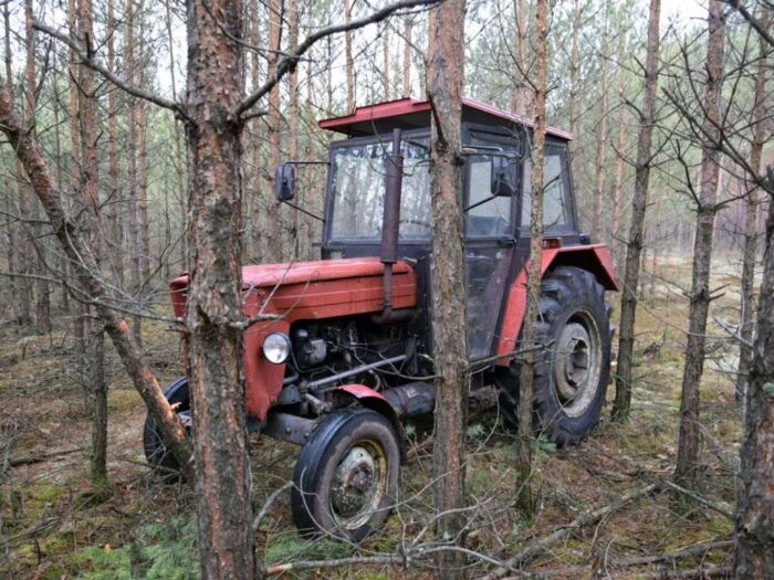 ciągnik, kradzież ciągnika, las