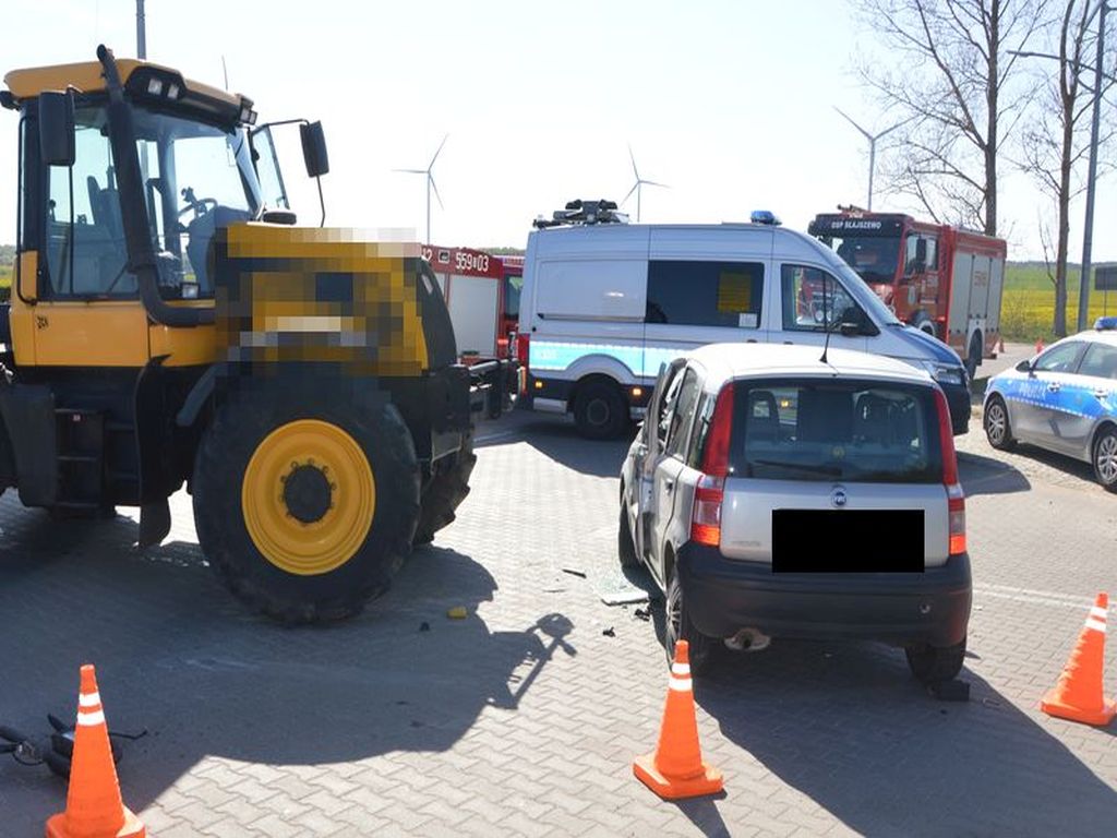 wypadki z udziałem ciągników rolniczych, Kurowo, powiat wejherowski, JCB Fastrac