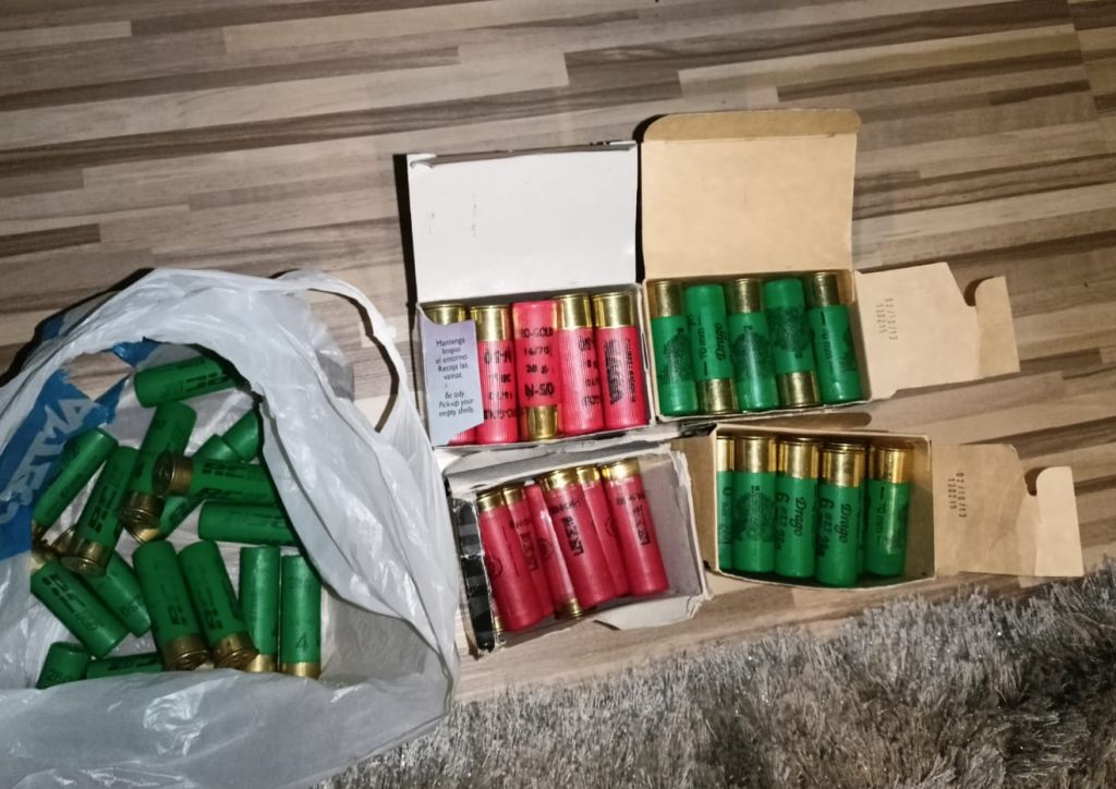 nielegalne posiadanie broni, gmina Mniów, Karol Macek, KMP Kielce