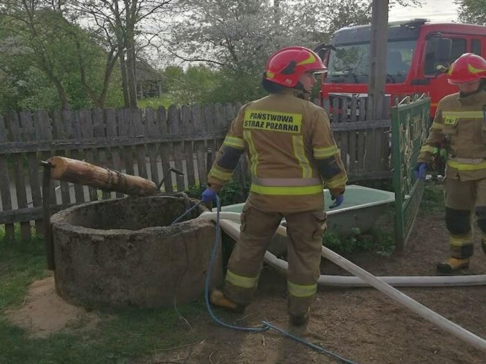 koń wpadł do studni, źrebak w studni, KP PSP Bielsk Podlaski, Malinniki