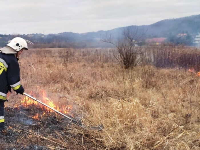 pozar traw, Giełczew , powiat świdnicki, Elwira Domaradzka