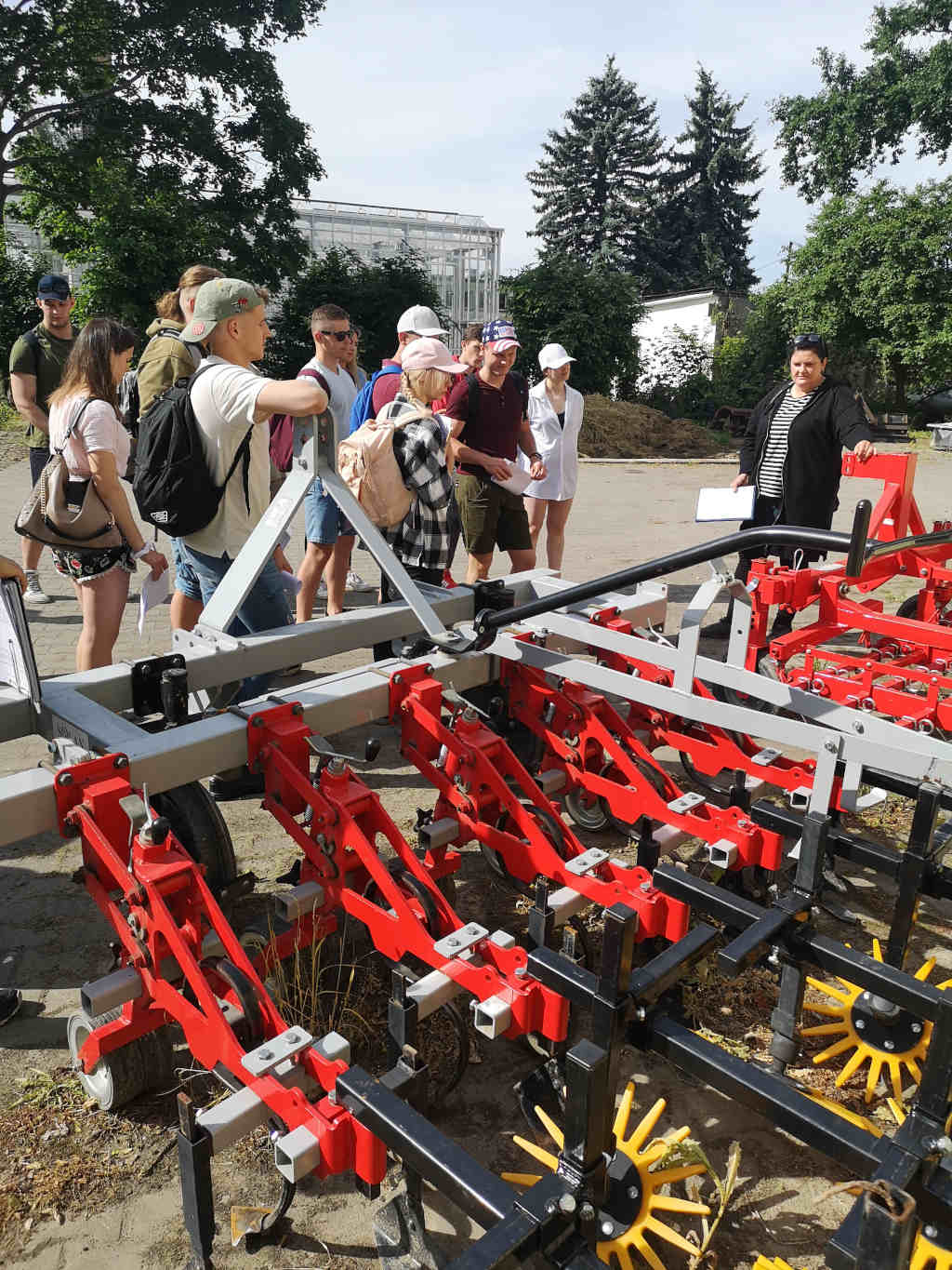 studenci WRiE, Stacja Doświadczalna w Skierniewicach, narzędzia
