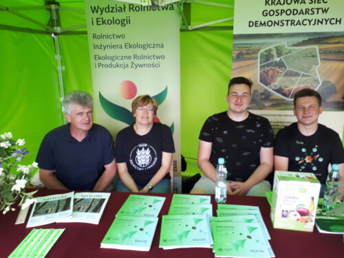 Leszek Sieczko, Agnieszka Ciesielska, studenci WRiE, Poświętne