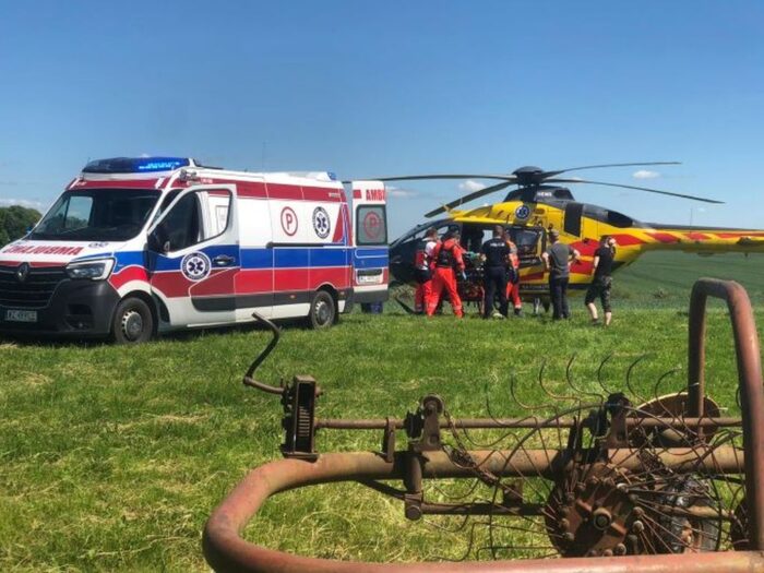 wypadek na łące, Ręka mężczyzny zmiażdżona przez prasę, Ramoty, powiat sztumski