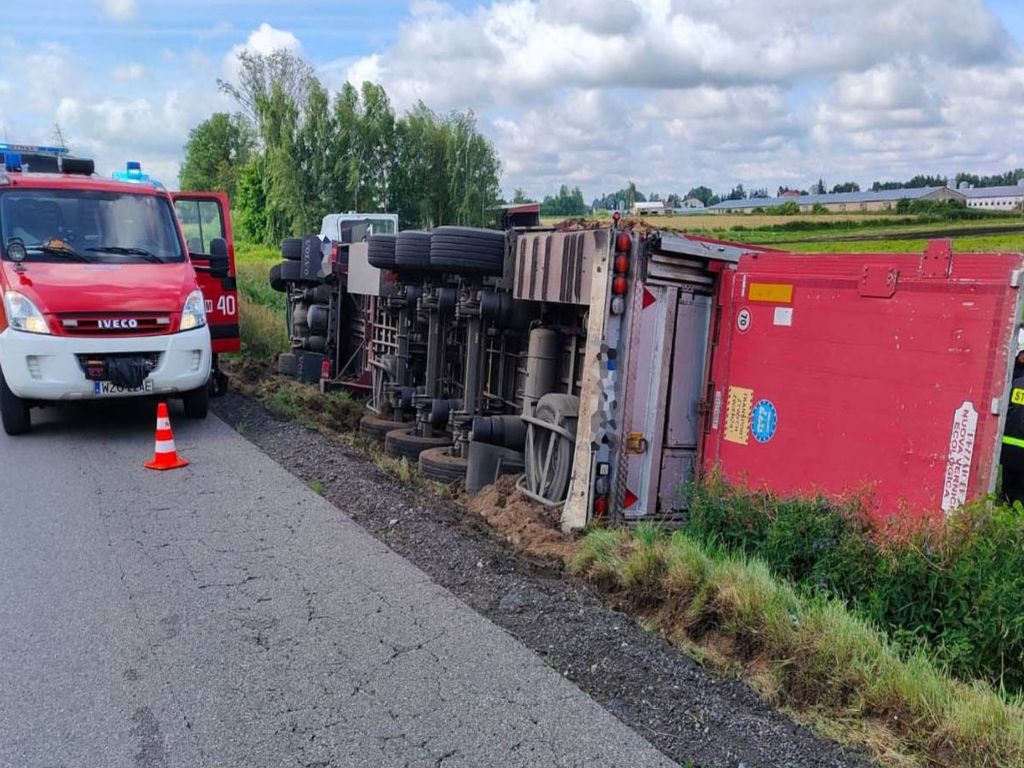 ciężarówka, tuczniki, wypadek, bieżuń