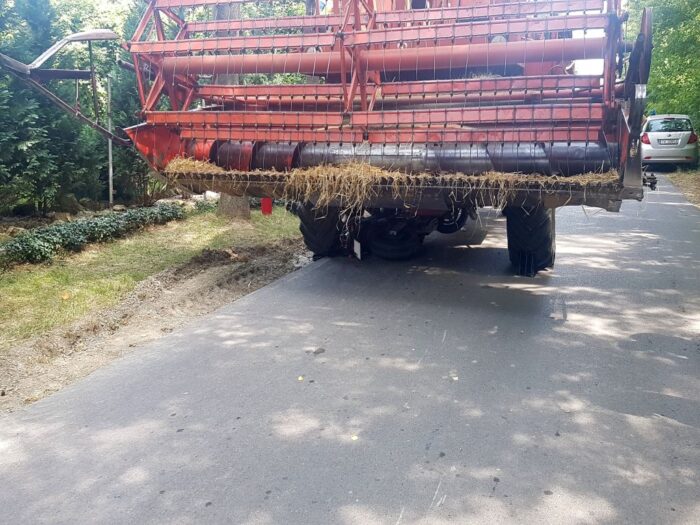 mandat za jazdę kombajnem z hederem, prace polowe, Robert Opas, lodeks wykroczeń