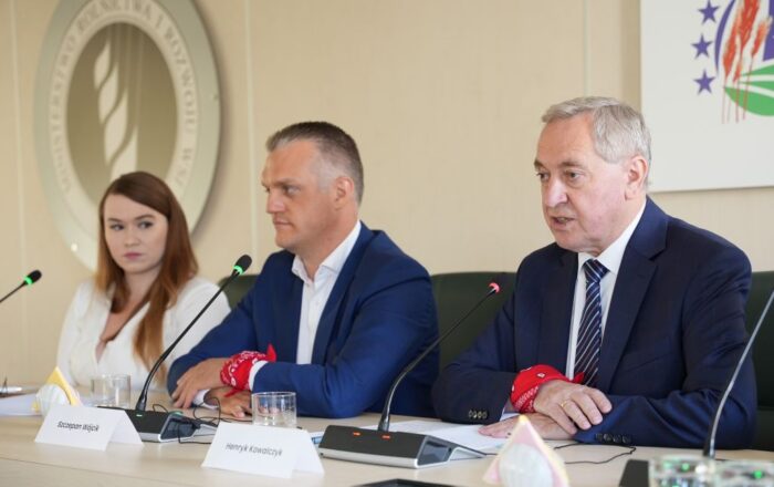 Henryk Kowalczyk, stosowanie pestycydów, strategia na rzecz bioróżnorodności, strategia "Od pola do stołu", protesty rol