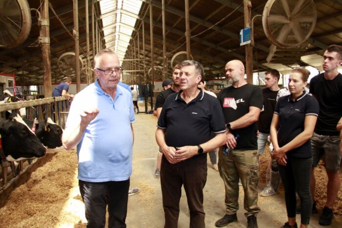 racice, zdrowotność nóg, szkolenie PFHBiPM, korekcja racic, kwasica, krowy mleczne, ruch krów,