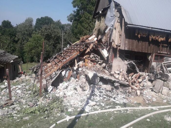 wybuch w gospodarstwie, Zalasowa, powiat tarnowski, zawalony budynek