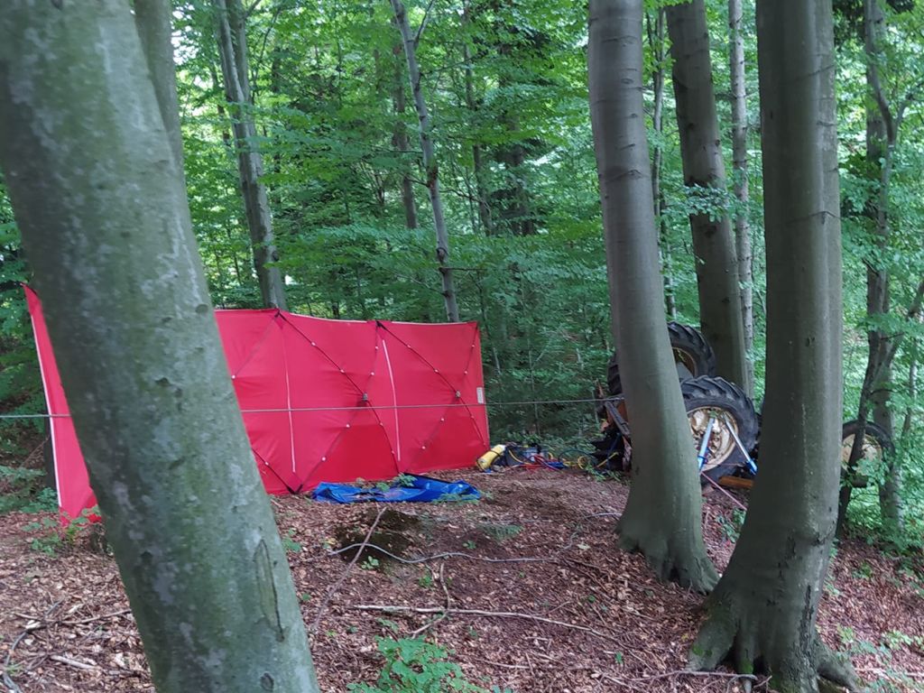 mężczyzna zginął pod ciągnikiem, prace leśne, Niedźwiada, powiat ropczycko-sędziszowski