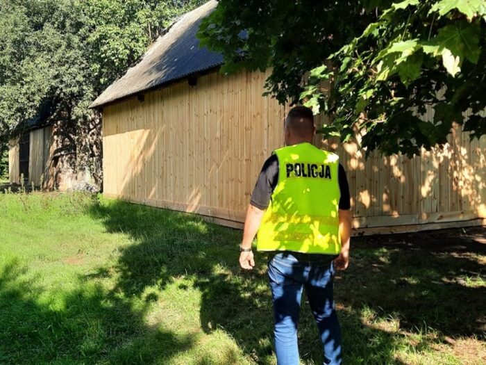 kradzież desek ze stodół, Agnieszka Kropisz, Przedbórz, powiat radomszczański