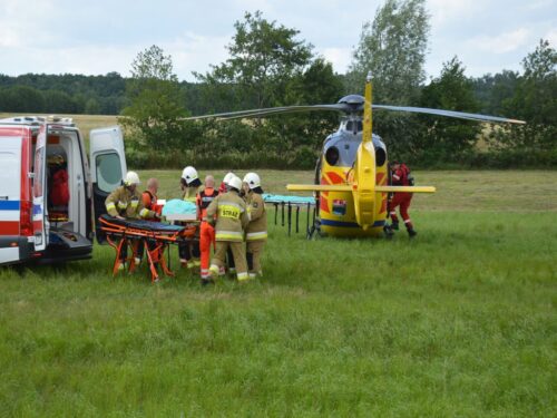 Starokrzepice, powiat kłobucki, wypadek na łące, prasowanie siana