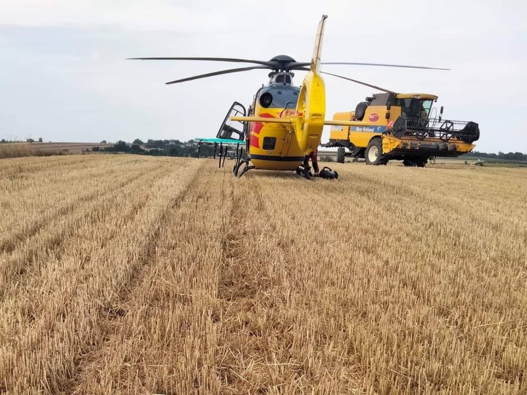 ciągnik przygniótł mężczyznę, Wężerów, wypadki podczas prac polowych,