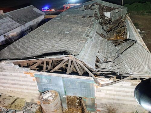 zawalił się dach obory, Uścięcice, Damian Żukrowski , KP PSP Nowy Tomyśl