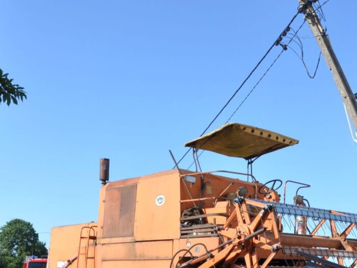 Kombajnista porażony prądem, wypadki na polach, Skarbimierzyce, powiat policki