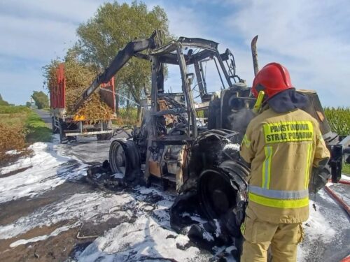 pożar ciągnika, pożar prasy rolniczej, powiat pilski, Turza, powiat oleski