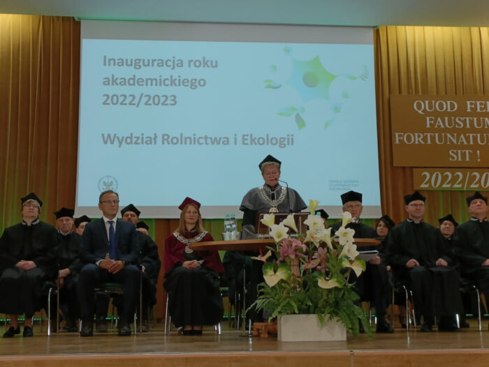 Irena Suwara, aula, SGGW, Marta Mendel