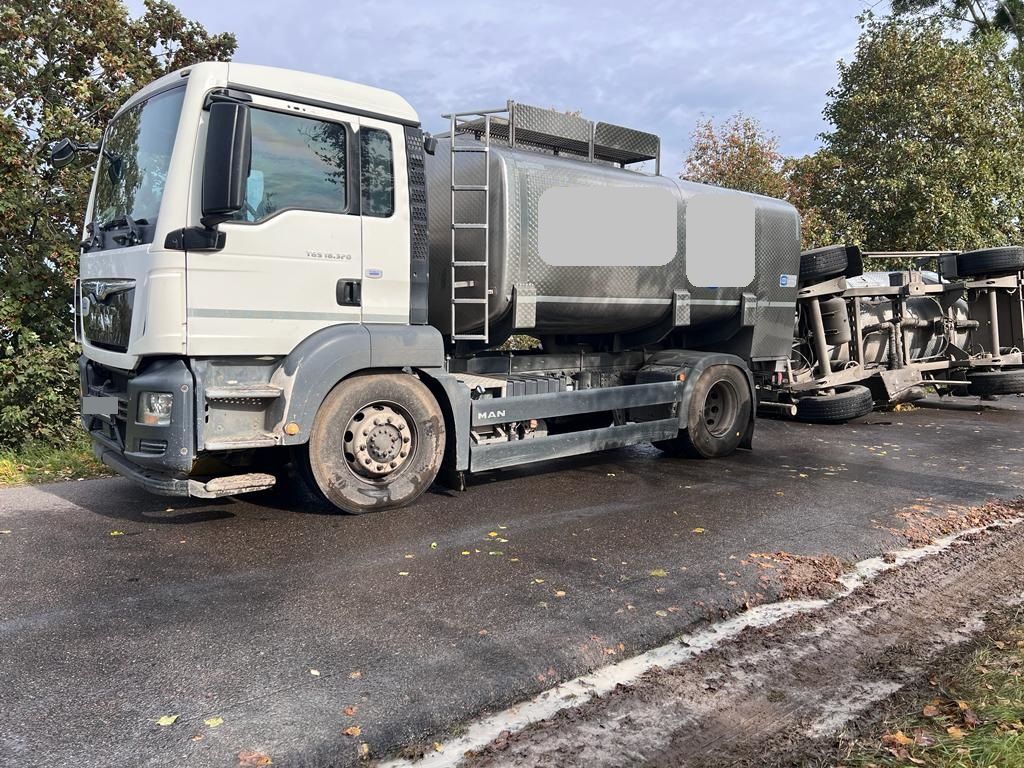 transport mleka, wypadek mleczarki, Pieniężnie, powiat braniewski
