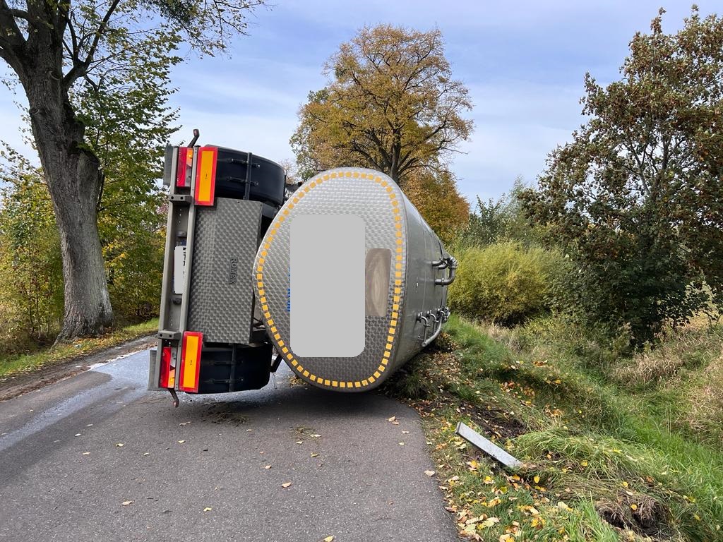 transport mleka, wypadek mleczarki, Pieniężnie, powiat braniewski
