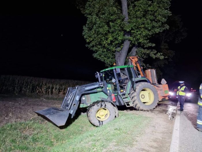 plama ojelu na drodze, wyciek oleju z kosiarki, Mchowo