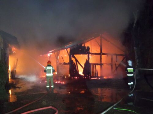 Pożar szkółki jeździeckiej, konie zginęły w pożarze, Proszówki, Paweł Matyasik, KP PSP Bochnia