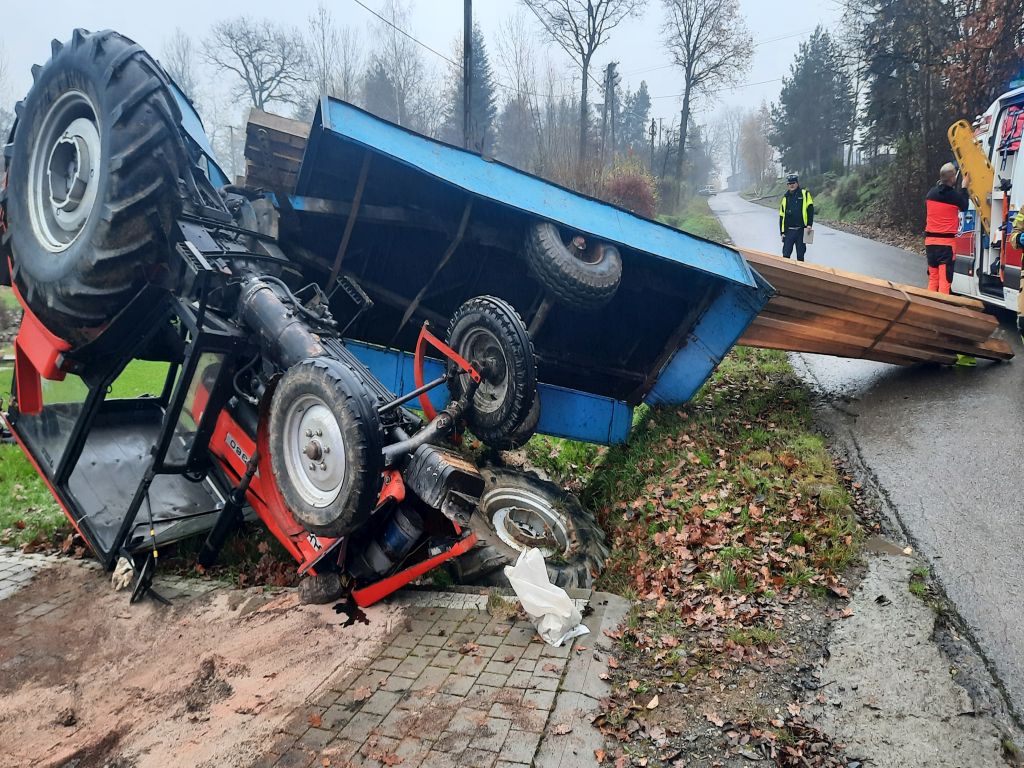 wypadki z udziałem ciągników rolniczych, dachowanie traktora, Łukasz Klecki, Buczyna