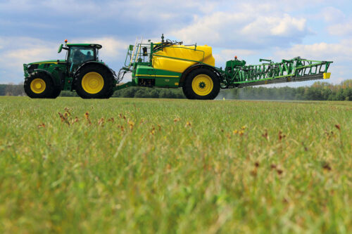 opryskiwacze przyczepiane John Deere, Karol Zgierski, RPT, Rolniczy Przegląd Techniczny
