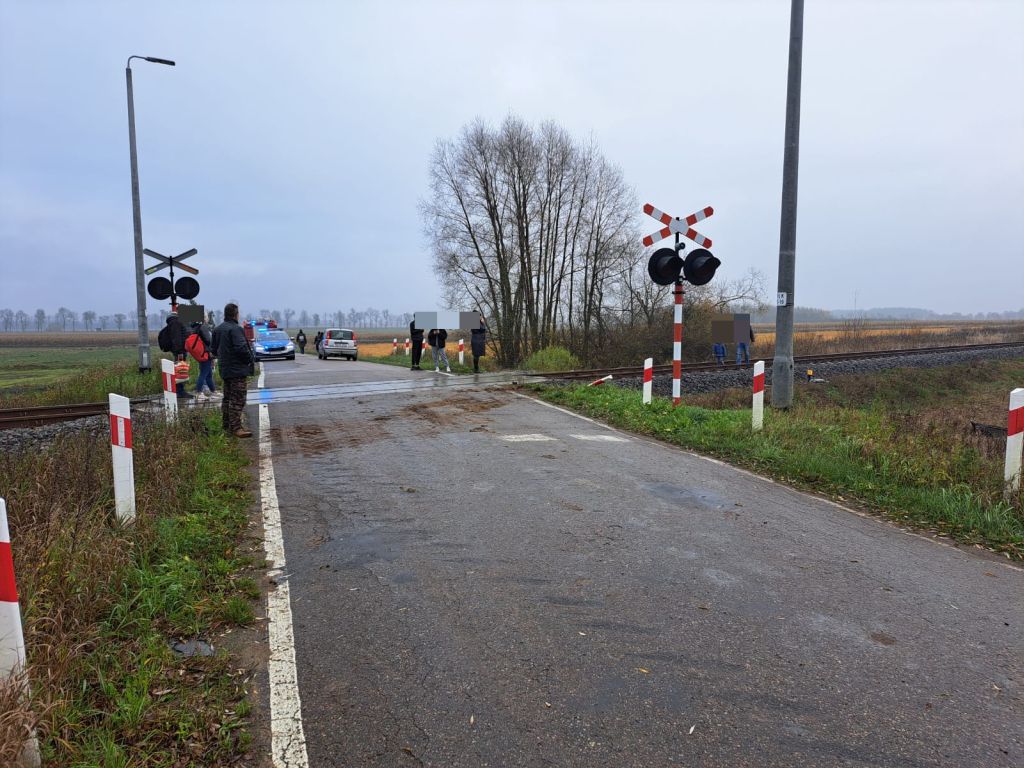 traktor uderzył w szynobus, Dubicze Osoczne, powiat hajnowski, przejazd kolejowy