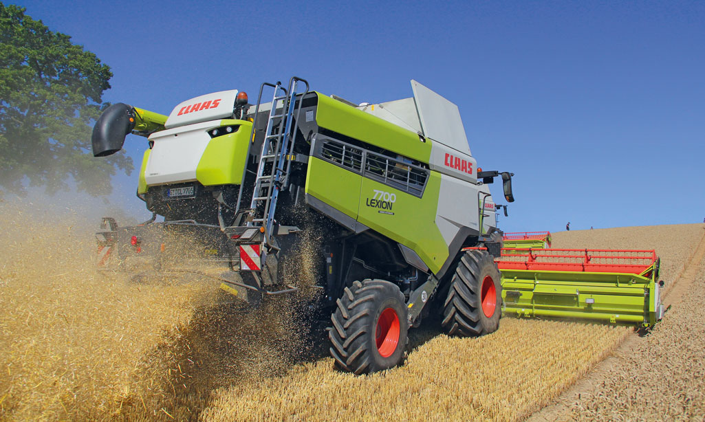 Kombaj Claas Lexion