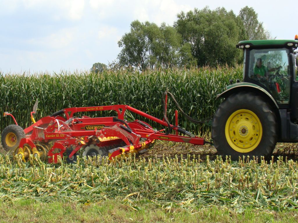 ciągnik, rolnik, pole