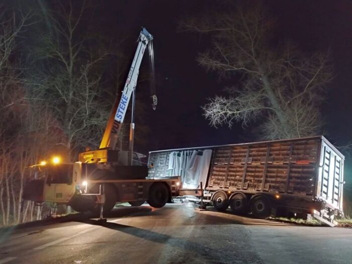 transport drobiu, Bystrzyca, KP PSP Mogilno, żywe kurczaki