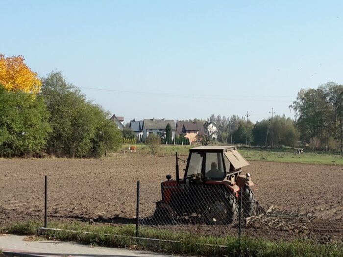 pir, traktor, gospodarstwo