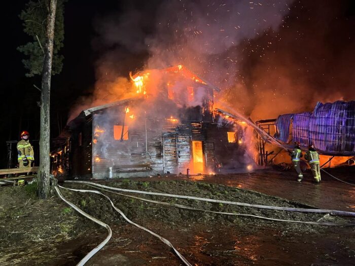 pożar w stadninie koni, stadninia koni huculskich na Białołęce, Szymon Kisieliński, KW PSP Warszawa