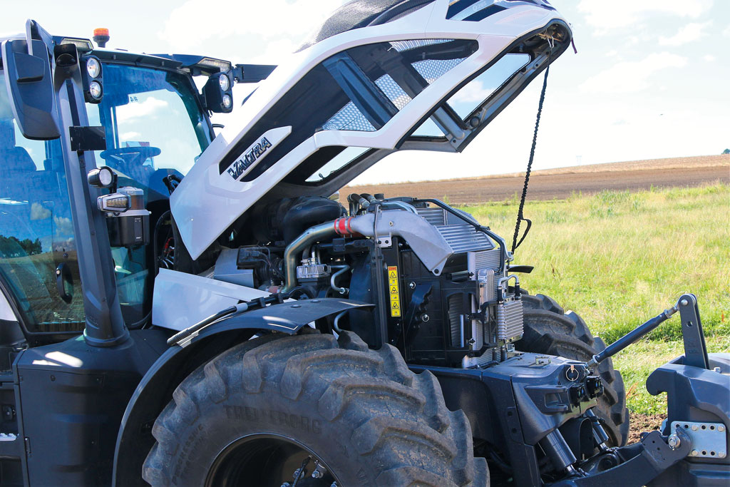 Ciągnik Valtra serii Q , Sebastian Karasiewicz, RPT, Rolniczy Przegląd Techniczny