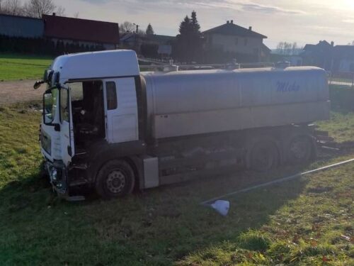 transport mleka, wypadek cysterny z mlekiem, Tarnawa Mała, powiat biłgorajski