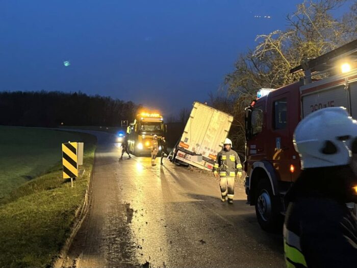 tir, wypadek, zboże techniczne