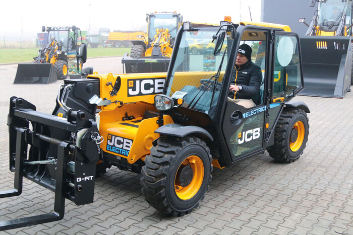 Ładowarka teleskopowa JCB serii Loadall, Kamil Omilian, RPT, Rolniczy Przegląd Techniczny
