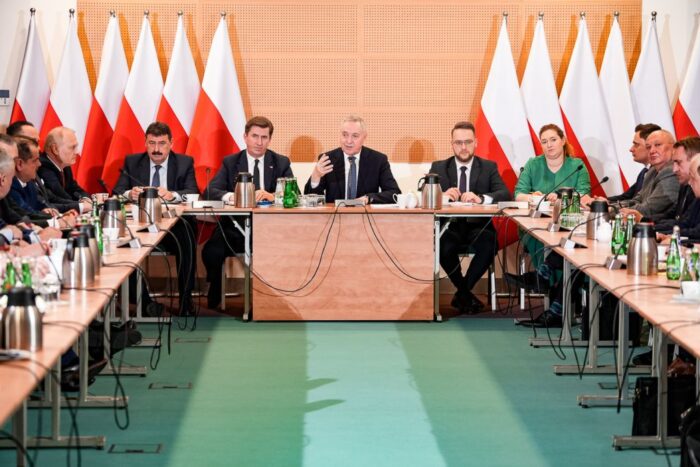 rolniczy okrągły stół, napływ ziarna z Ukrainy, rynek zbóż, handel ziarnem, Henryk Kowalczyk